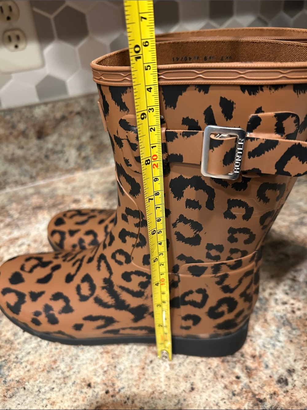 Hunter Original Refined Short Leopard Print Short Rain Boots — Worn Once 9 - Picture 13 of 14